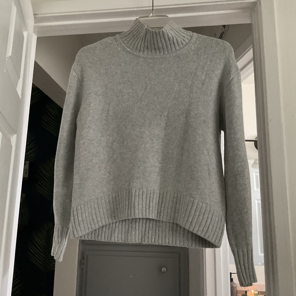 Gap - Mock Neck grey knit sweater